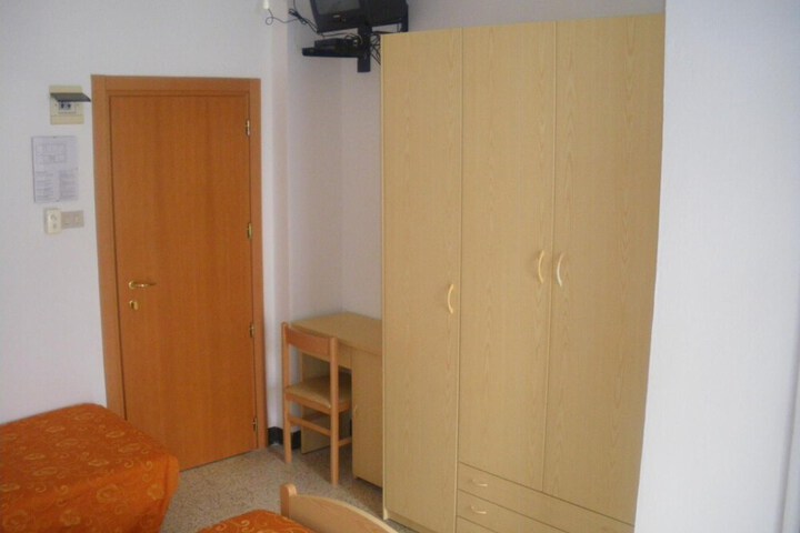 Room 17 of 57
