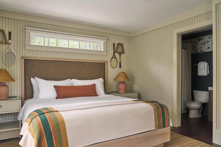 Room 73 of 203