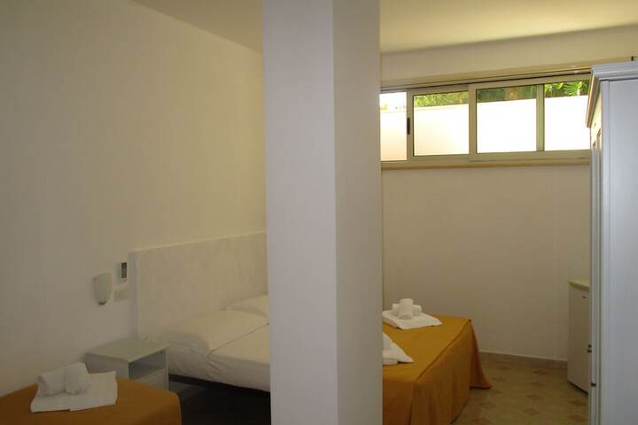 Room 10 of 11