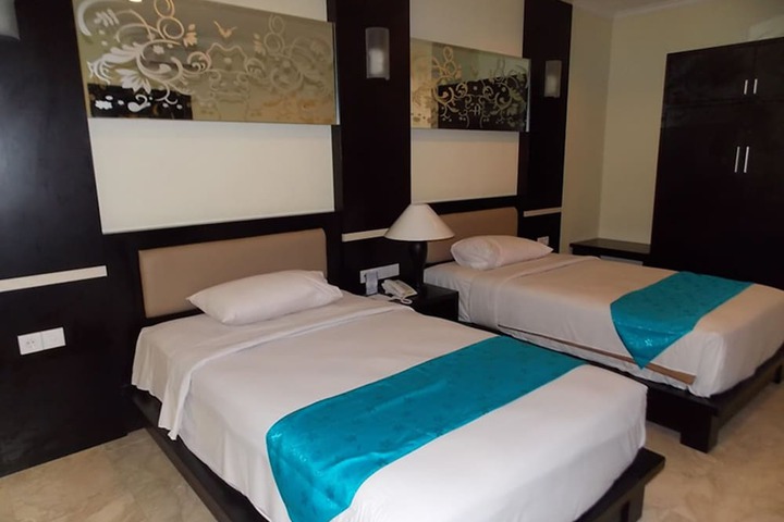 Room 15 of 121