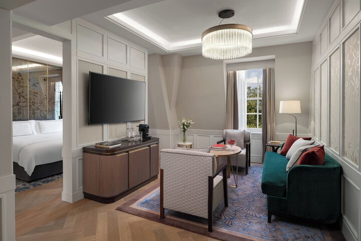 Room 27 of 103