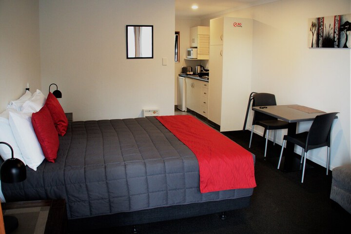 Room 6 of 38