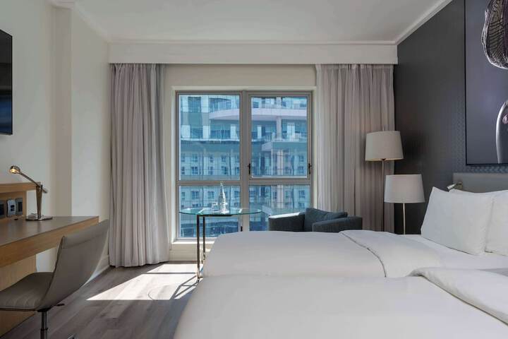 Room 35 of 148