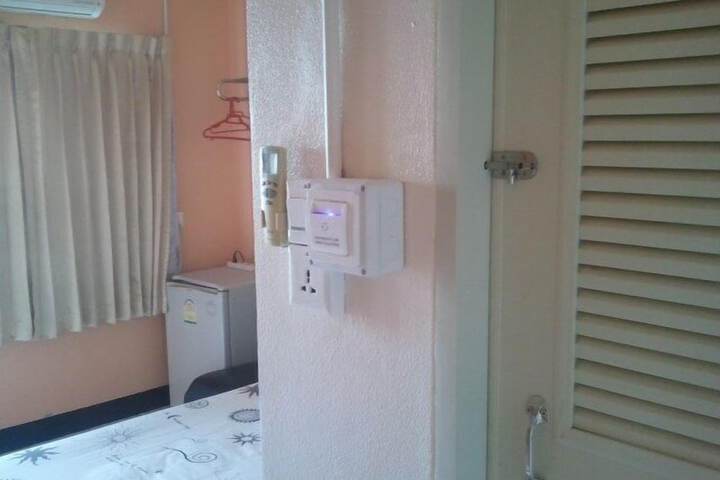 Room 28 of 40