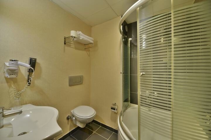 Room 13 of 43