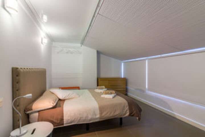Room 12 of 27