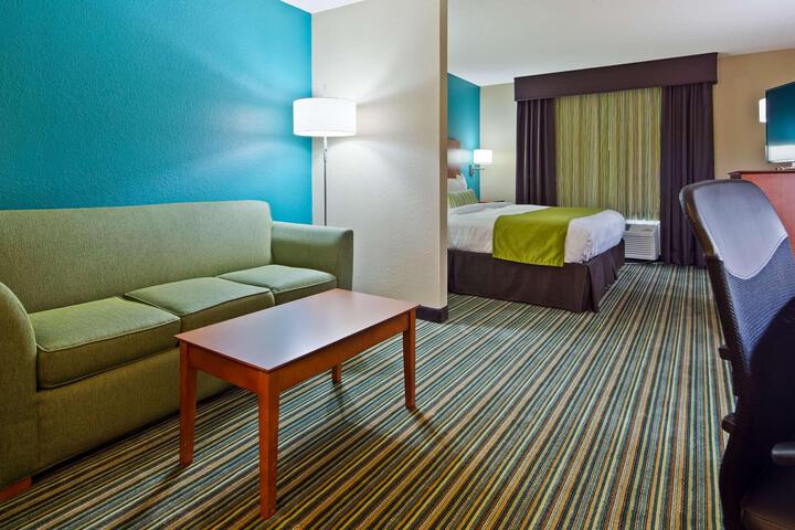 Accessible Suite King Bed Mobility Accessible Bathtub Sofa Bed Full Breakfast (19 of 24)
