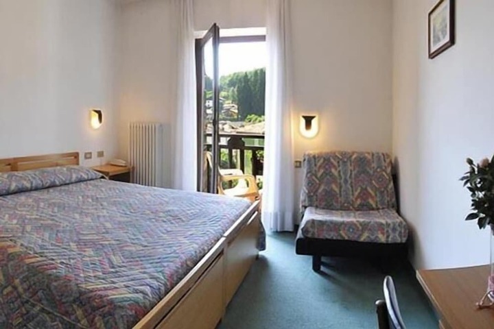 Room 4 of 39