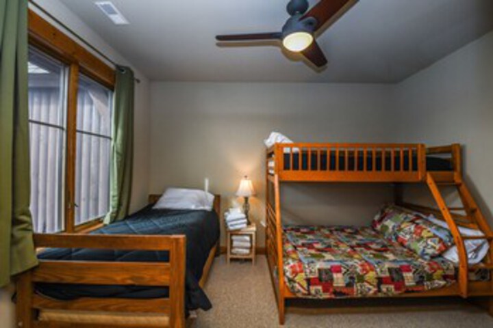 Room 32 of 33