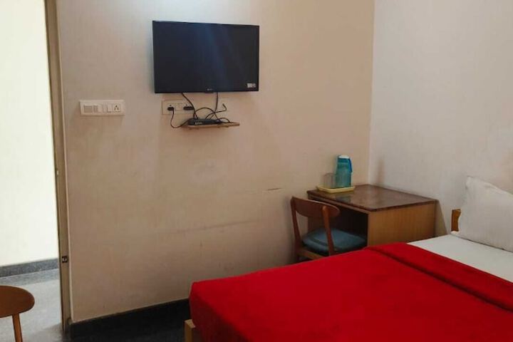 Room 8 of 13