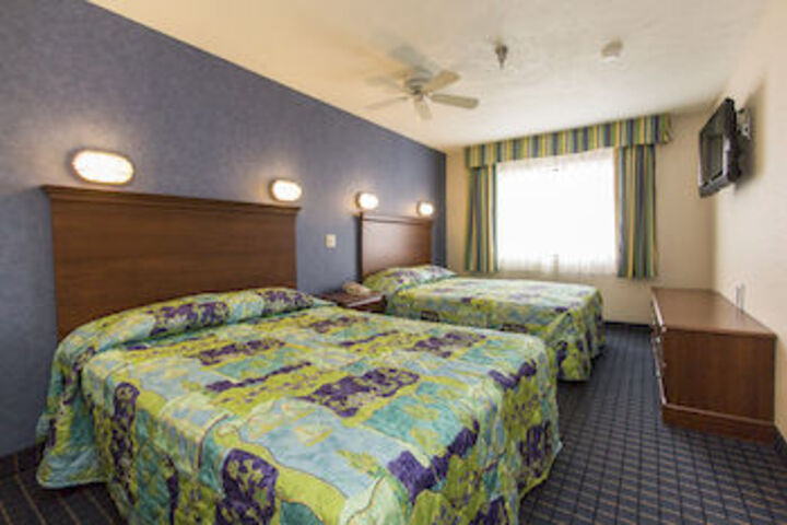 Room 6 of 33