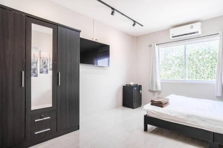 Room 12 of 31