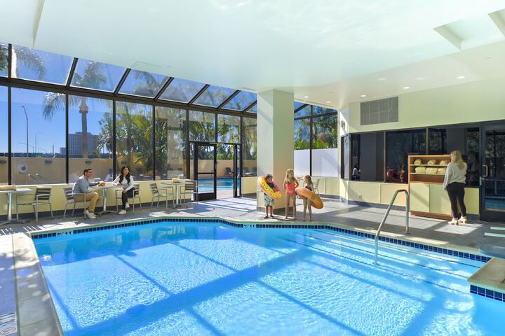 Indoor/outdoor pool