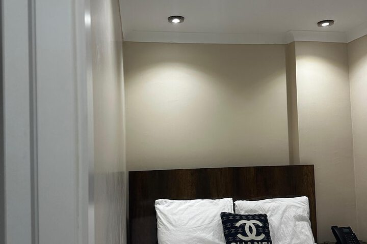 Room 17 of 40