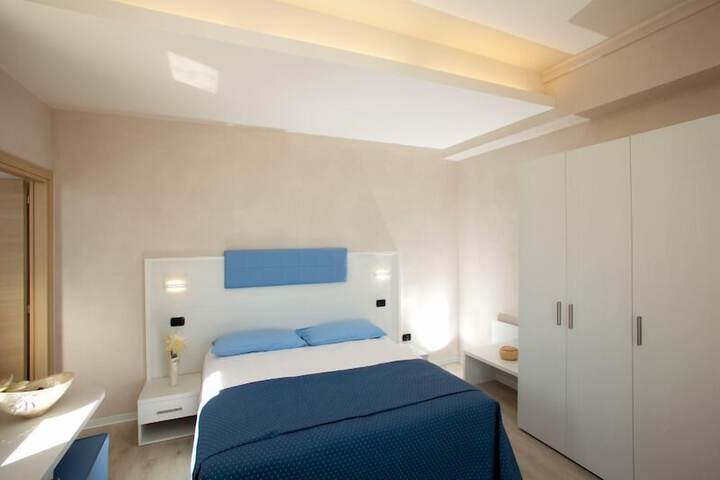 Room 5 of 29