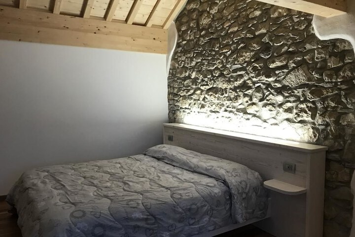 Room 2 of 15