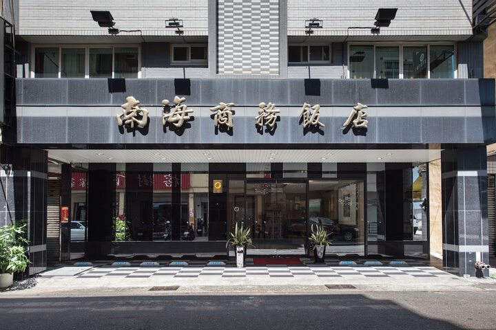 Hotel 27 of 28