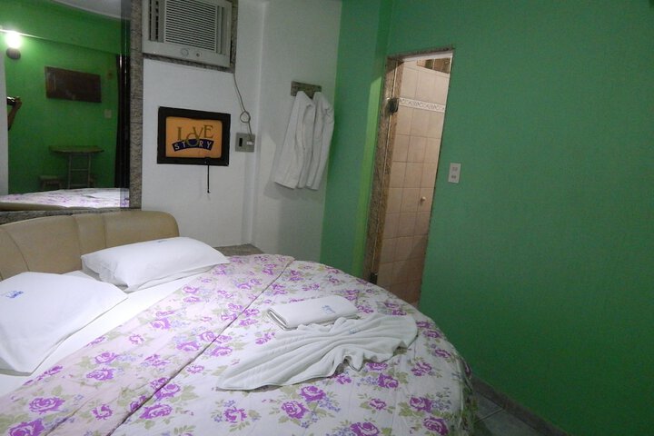 Room 12 of 28