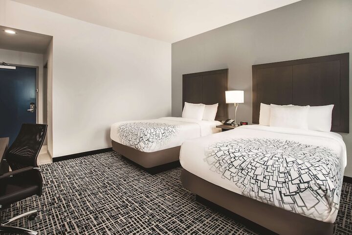 Standard Room, King or Two Doubles (6 of 8)