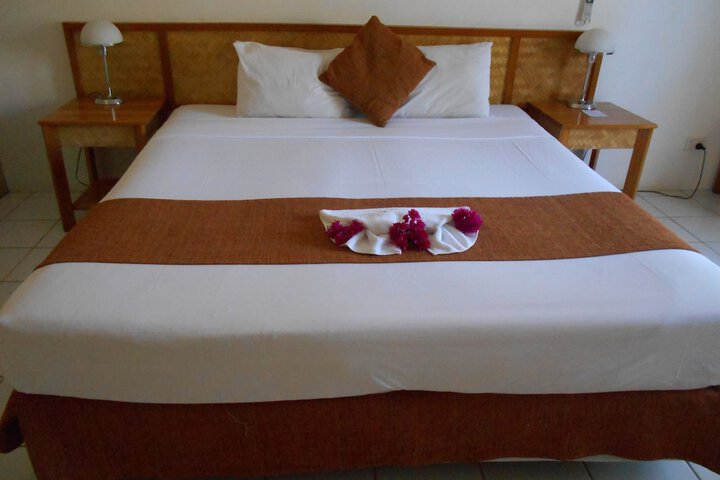 Room 3 of 37
