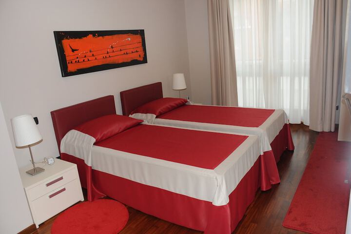 Room 2 of 20