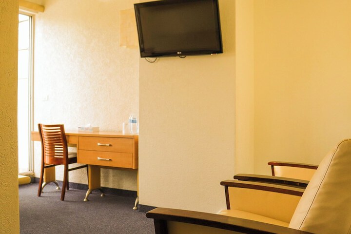 Room 34 of 39