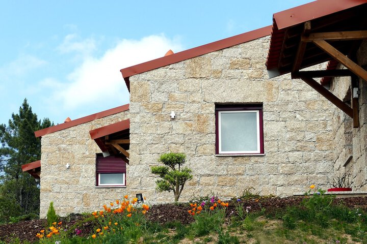 Hotel Exterior 31 of 42