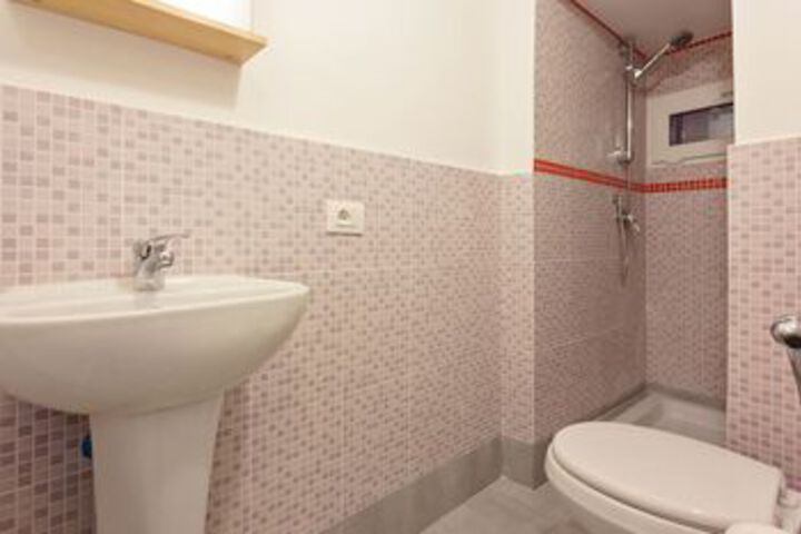 Room 42 of 445
