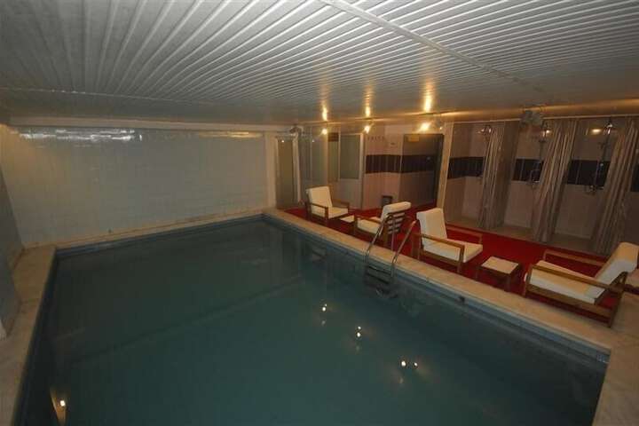 Pool 22 of 52