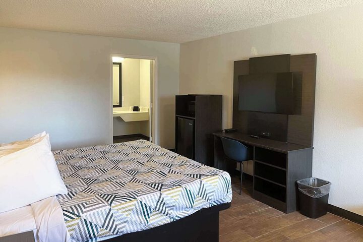 Room 13 of 23