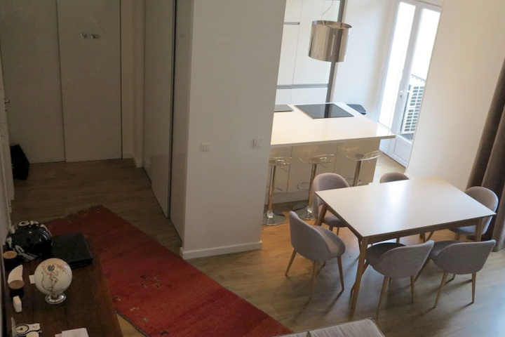 Room 5 of 11