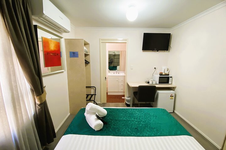 Room 30 of 105