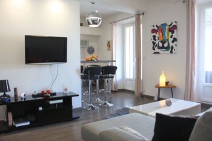 Room 8 of 18