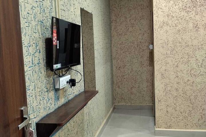 Room 5 of 26