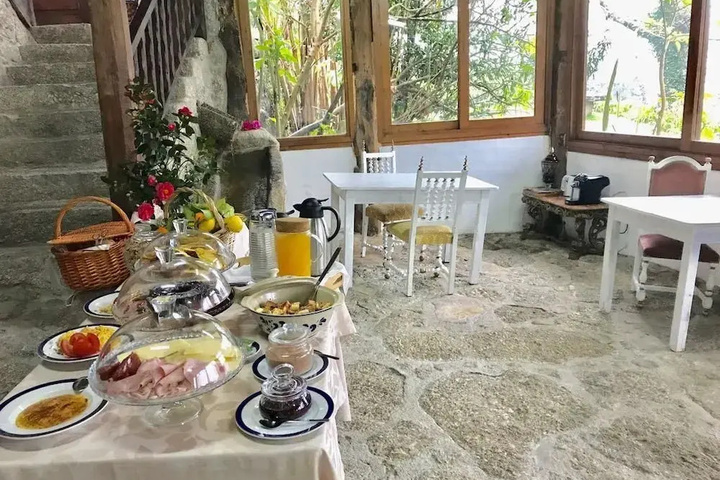 Dining 21 of 22