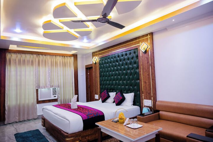 Room 4 of 36