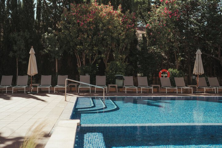 Hotel with Pool