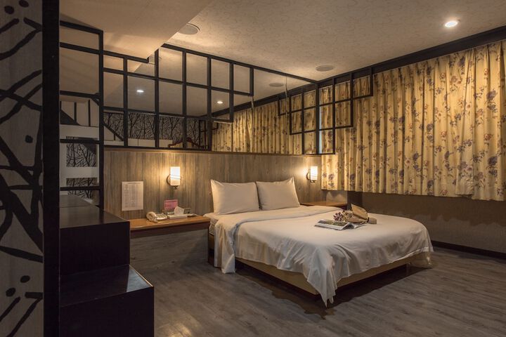Room 3 of 21