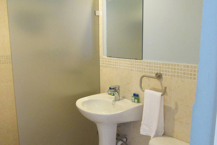 Room 15 of 65