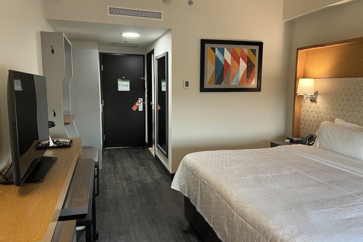 Room 11 of 113