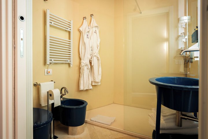Room 79 of 120