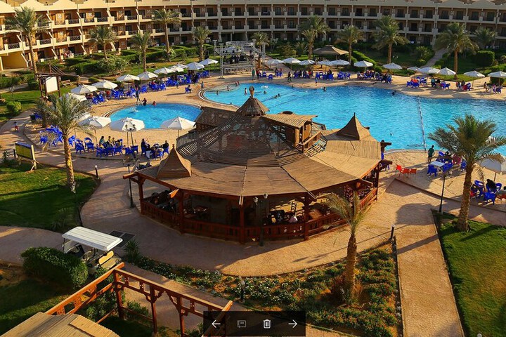Hotel with Pool