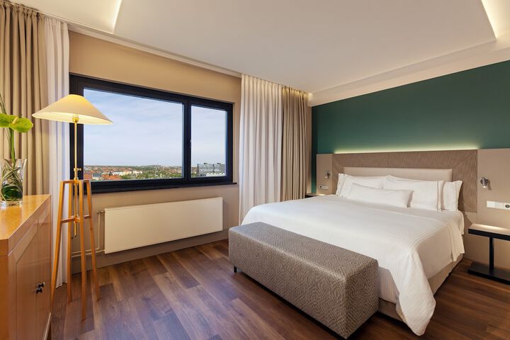 Room 15 of 69