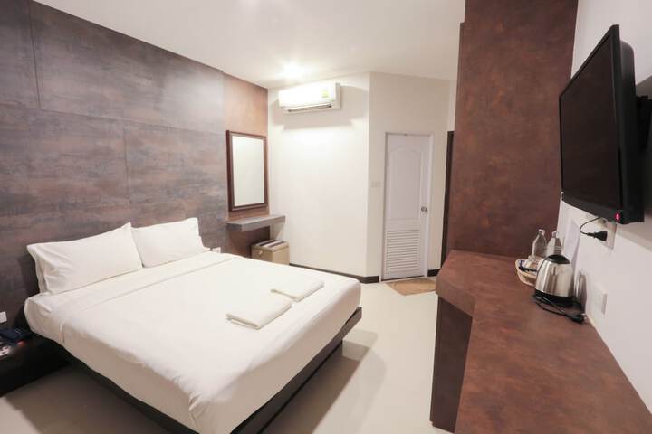 Room 17 of 40