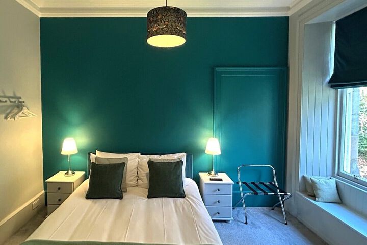Room 37 of 158