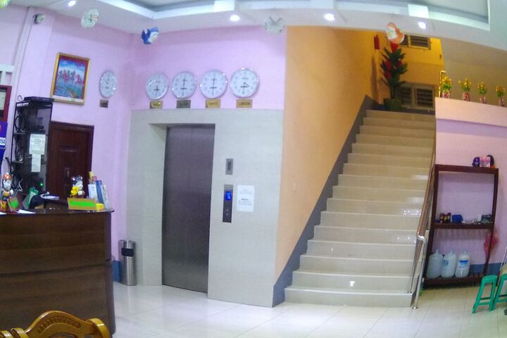 Hotel Interior 9 of 40