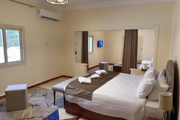 Room 14 of 38
