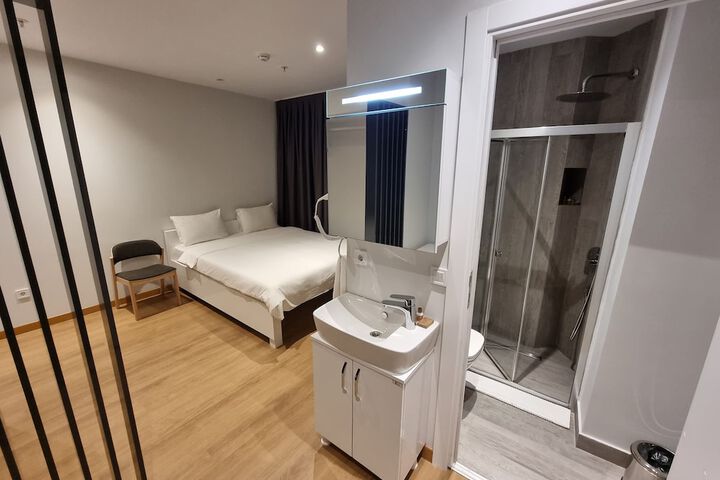 Room 6 of 20