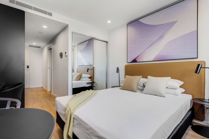 Room 7 of 82