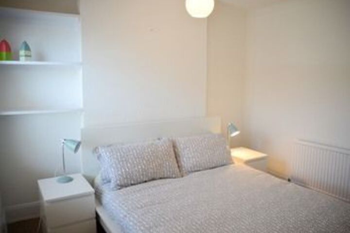 Room 12 of 25